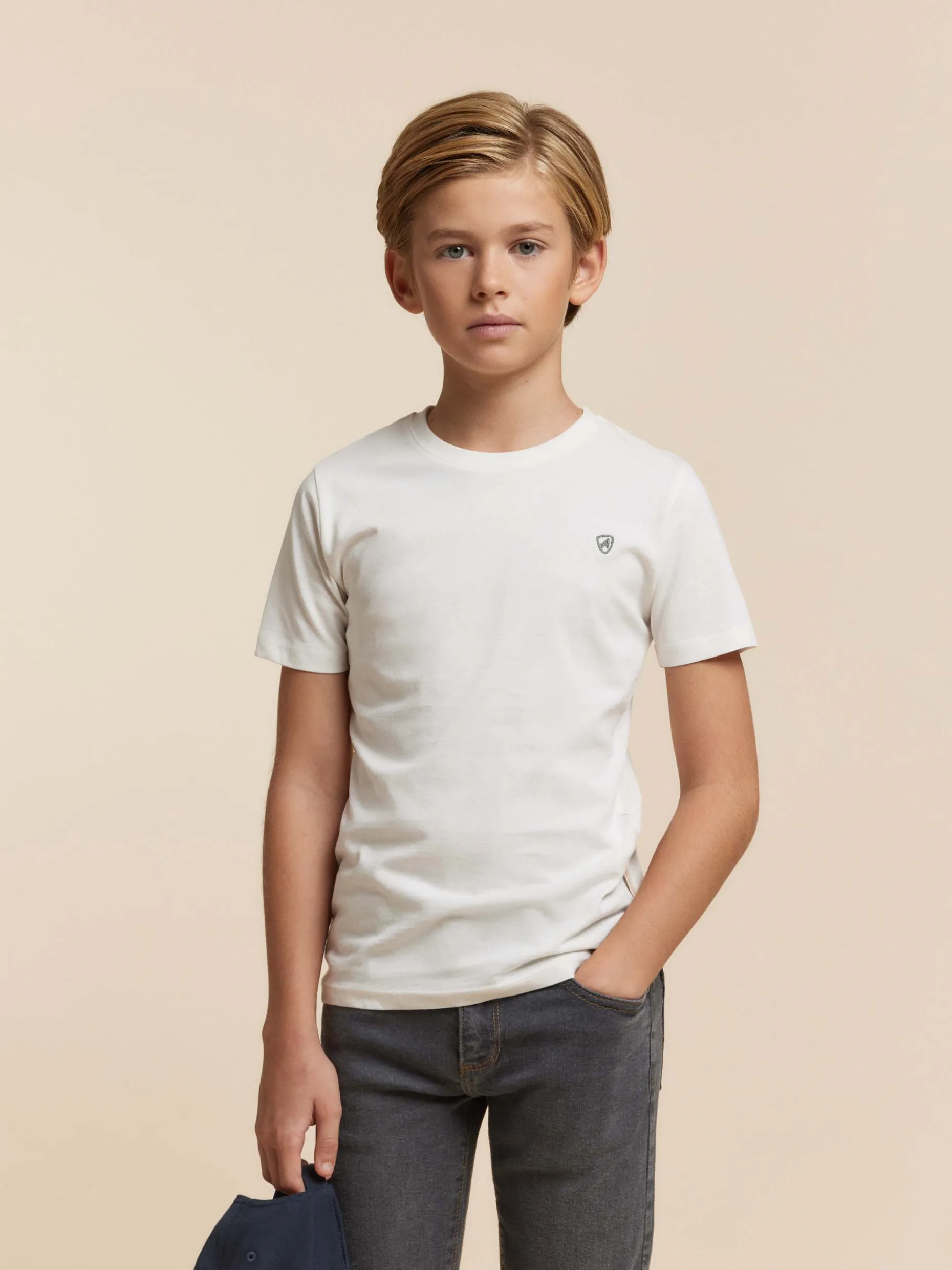 CAMISETA BASICA KIDS <Alvaro Moreno Flash Sale