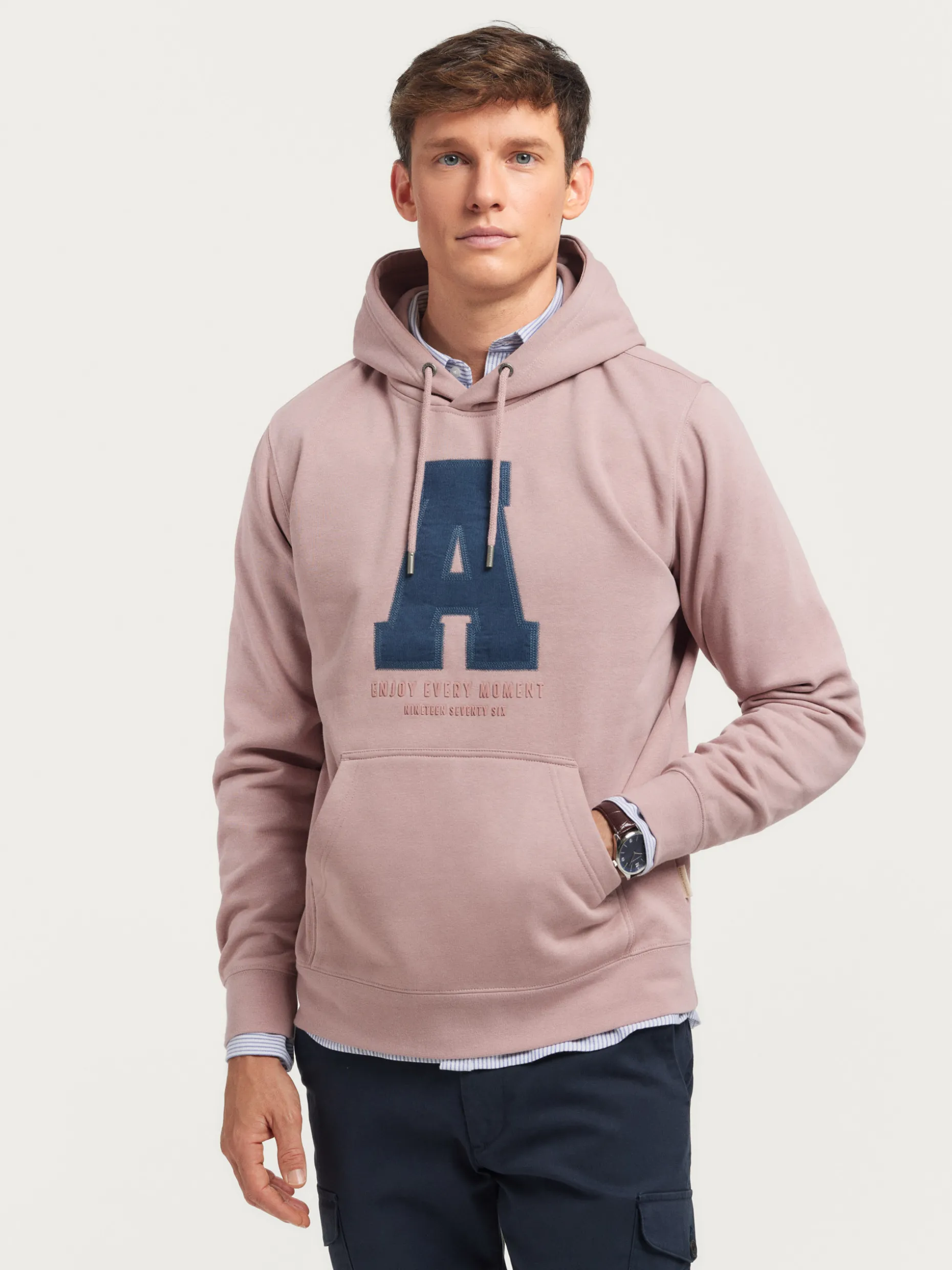 SUDADERA MOMENT <Alvaro Moreno Sale